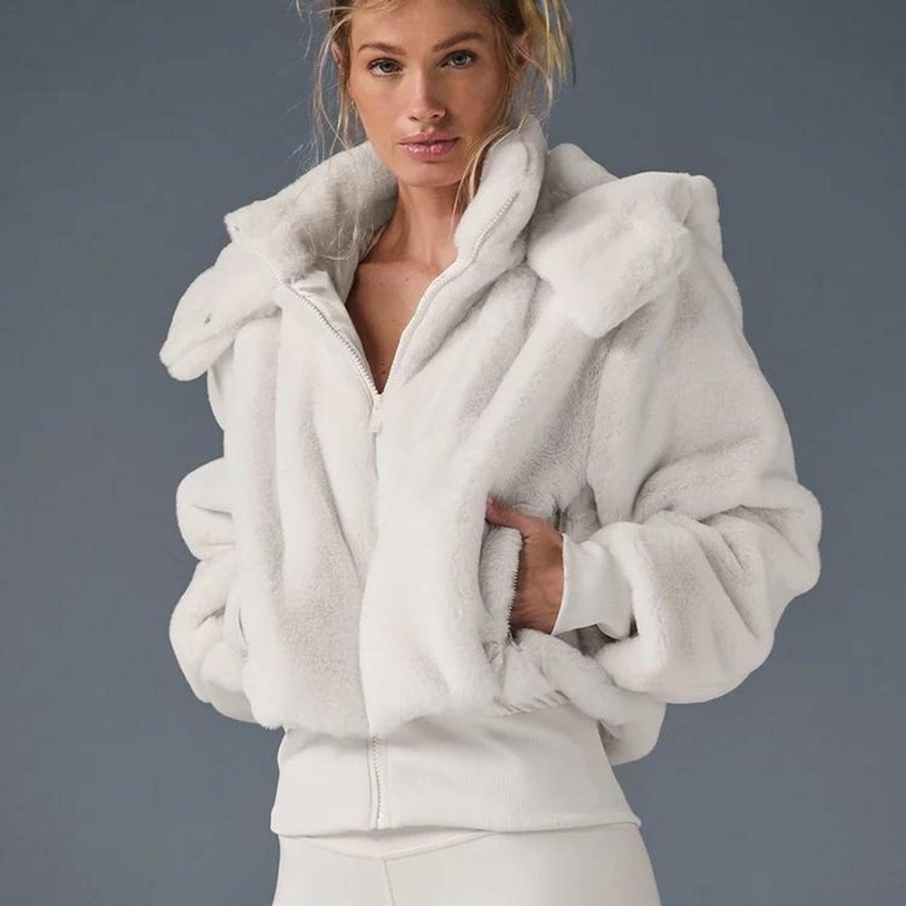 ALO Yoga Cream Teddy Jacket Plush Oversized Design